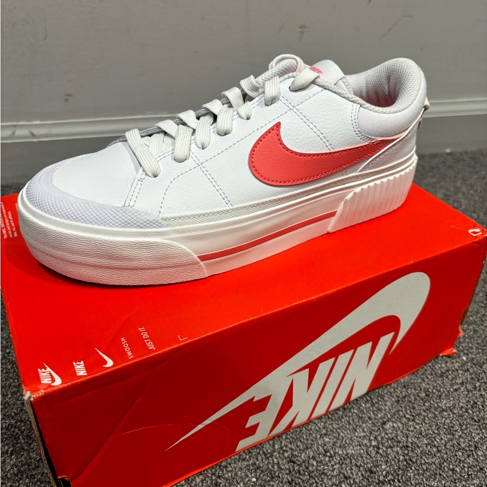Nike platform tennis shoes